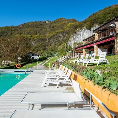 Cozy Chalet At Marone Lake Lombardy With Pool Luaran gambar