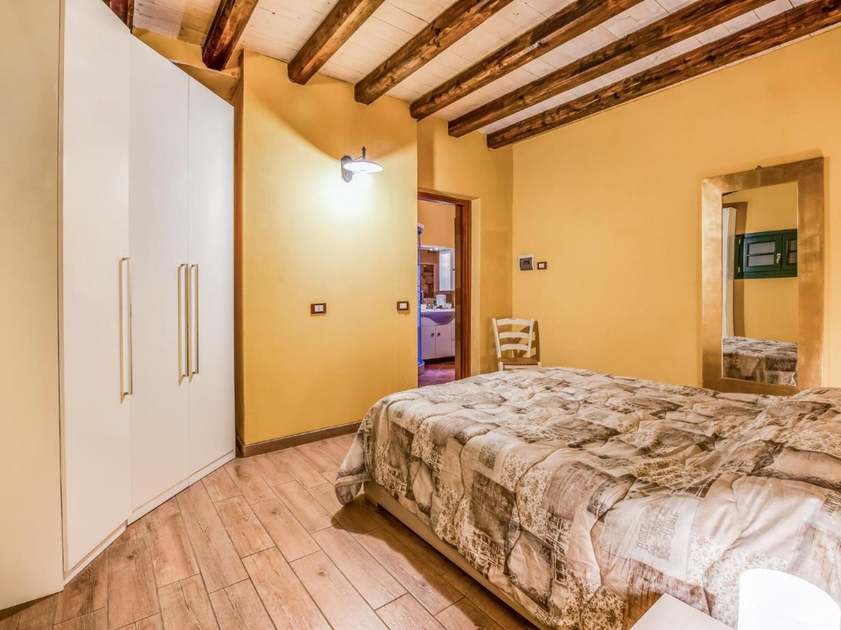 Cozy Chalet At Marone Lake Lombardy With Pool Luaran gambar