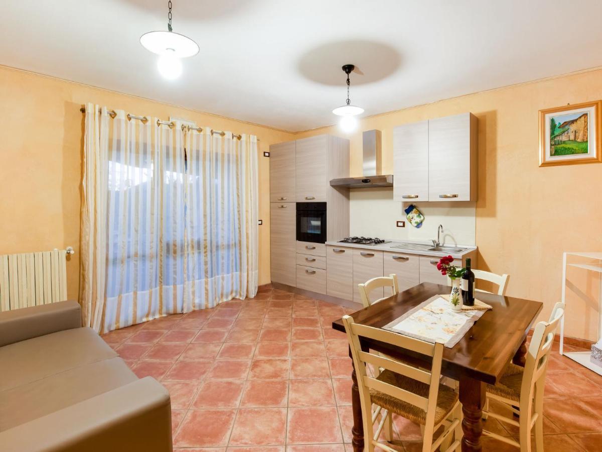 Cozy Chalet At Marone Lake Lombardy With Pool Luaran gambar
