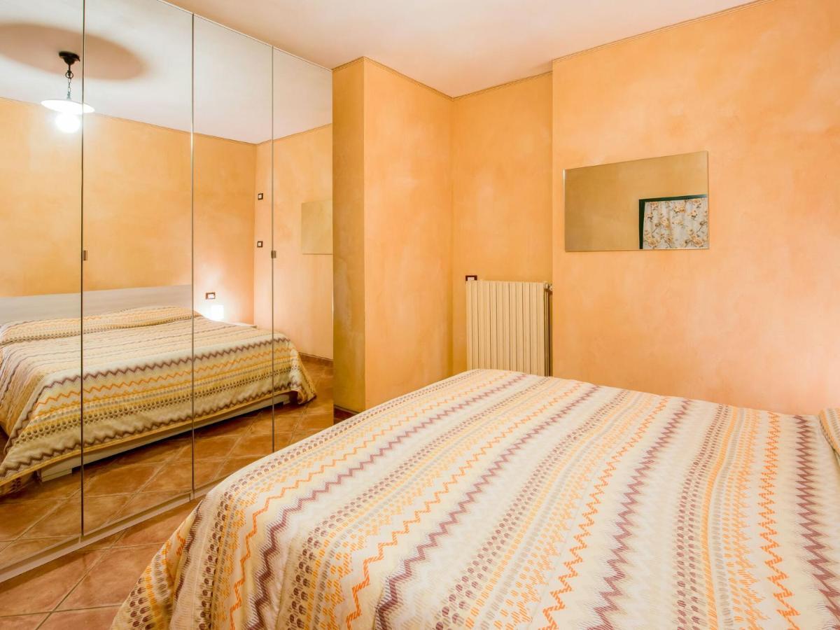 Cozy Chalet At Marone Lake Lombardy With Pool Luaran gambar