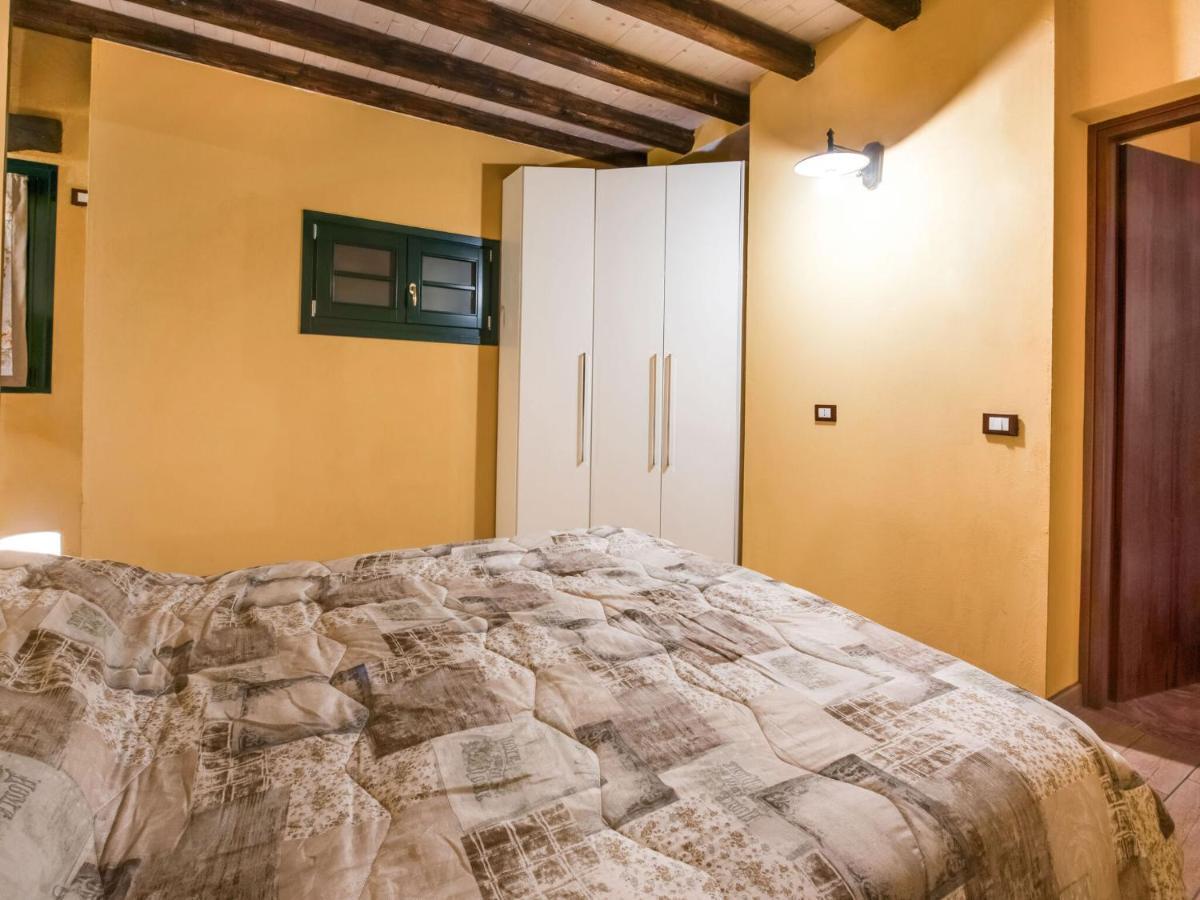 Cozy Chalet At Marone Lake Lombardy With Pool Luaran gambar