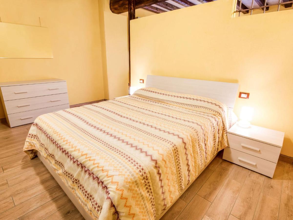 Cozy Chalet At Marone Lake Lombardy With Pool Luaran gambar