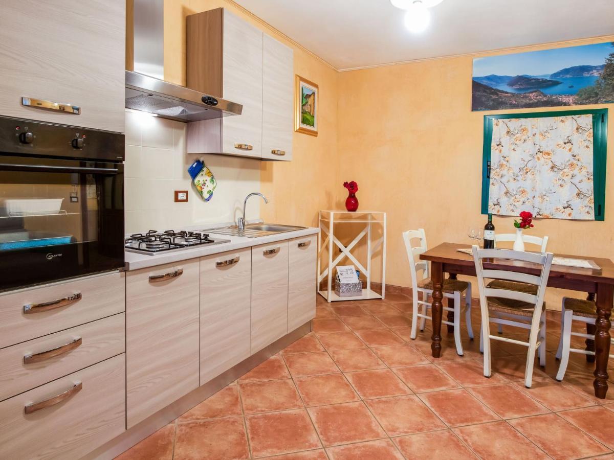 Cozy Chalet At Marone Lake Lombardy With Pool Luaran gambar